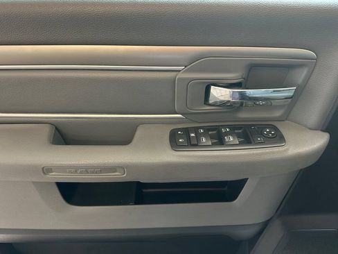 Used 2017 RAM 1500 Classic SLT RWD image 10