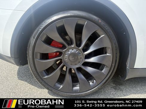 Used 2024 Tesla Model Y Performance AWD/4WD image 34