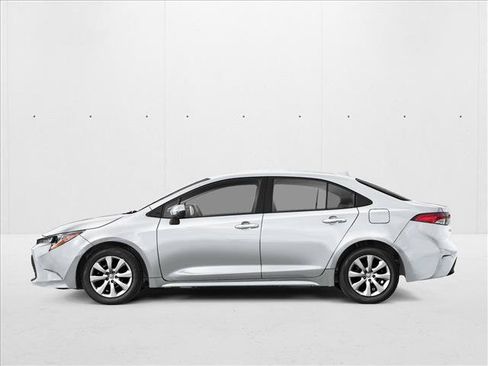 Used 2026 Toyota Corolla LE FWD image 3