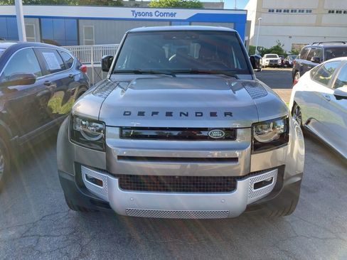 Used 2023 Land Rover Defender 130 X-Dynamic SE AWD/4WD image 2