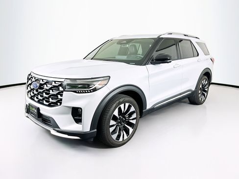 Used 2025 Ford Explorer Platinum w/ LUX Leather Package image 3