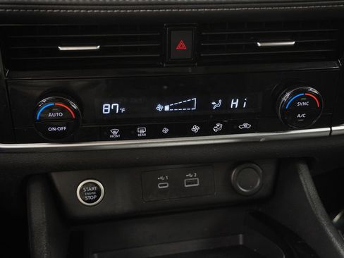 Used 2021 Nissan Rogue SV image 33