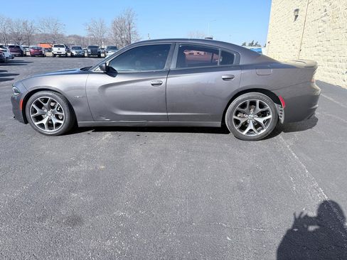 Used 2016 Dodge Charger R/T w/ Plus Group RWD image 2