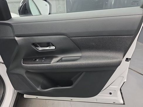 Used 2025 Nissan Kicks SV image 46