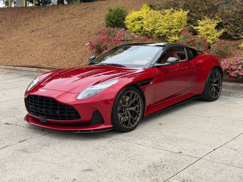 Used 2025 Aston Martin DB12 Coupe RWD image 15