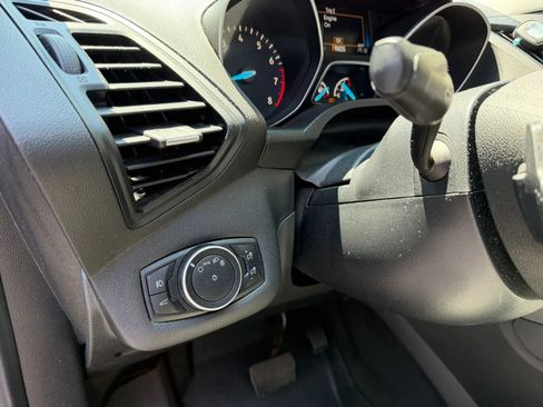 Used 2017 Ford Escape SE w/ Equipment Group 201A FWD image 29
