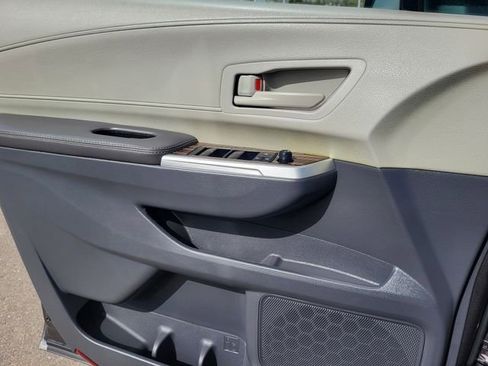 Used 2023 Toyota Sienna LE FWD image 13