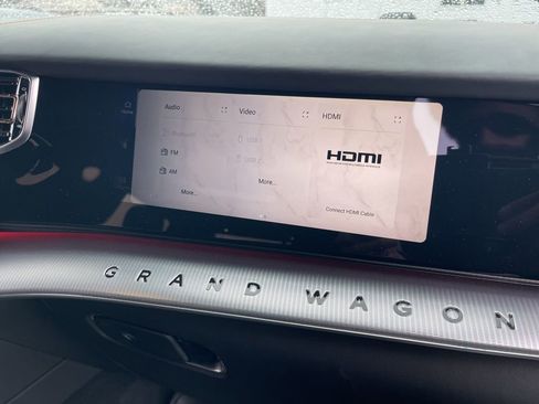 Used 2023 Jeep Grand Wagoneer Series III image 13