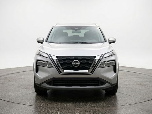 Used 2023 Nissan Rogue SV AWD/4WD image 2