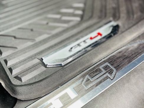 Used 2022 GMC Sierra 2500 AT4 w/ AT4 Preferred Package image 11