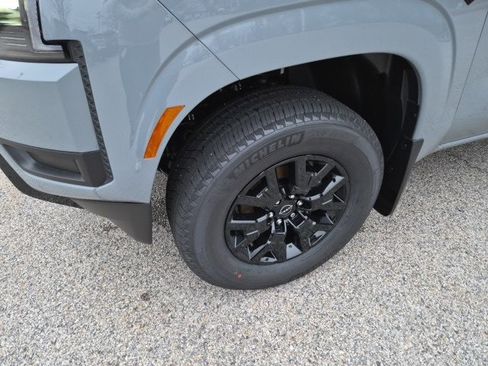 New 2026 Nissan Frontier SV image 6