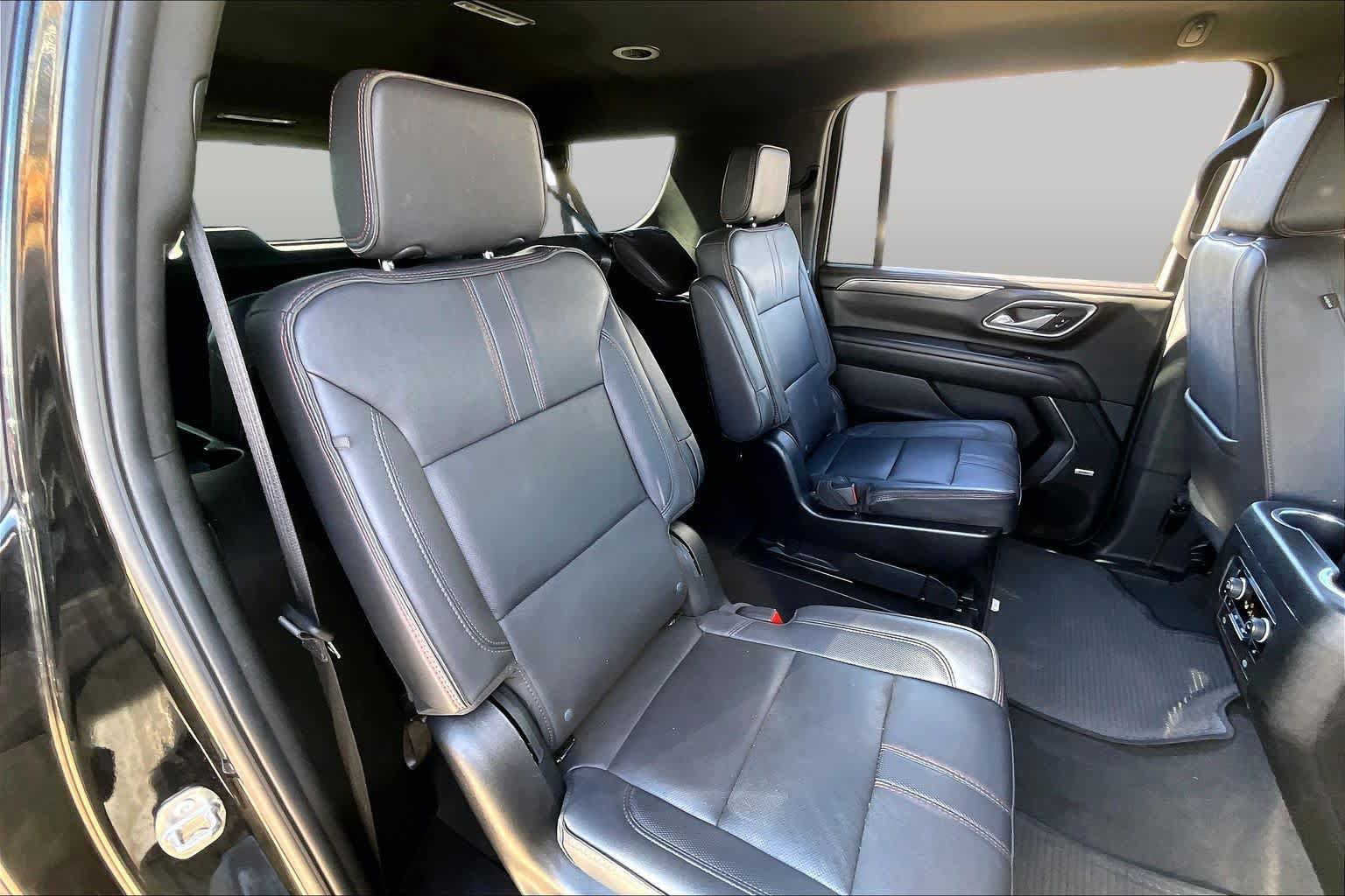 Used 2023 Chevrolet Suburban RST w/ Luxury Package AWD/4WD image 20