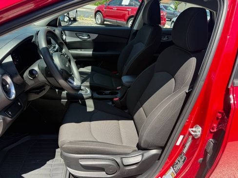 Used 2023 Kia Forte LXS FWD image 17