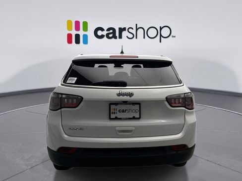 Used 2023 Jeep Compass Sport image 4