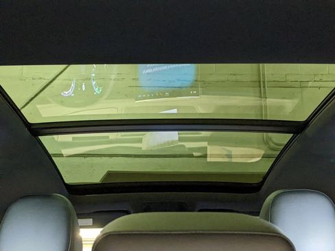 New 2025 Volkswagen Tiguan SE R-Line image 13