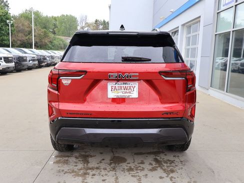 New 2026 GMC Terrain AT4 w/ LPO, Black Badging Package AWD/4WD image 9