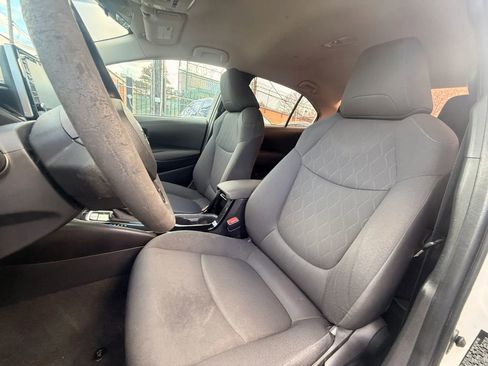 Used 2021 Toyota Corolla LE image 10
