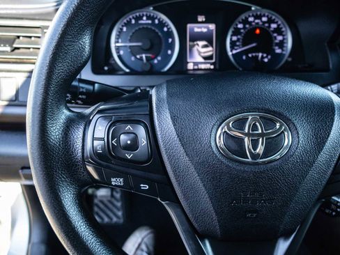 Certified 2017 Toyota Camry LE image 36