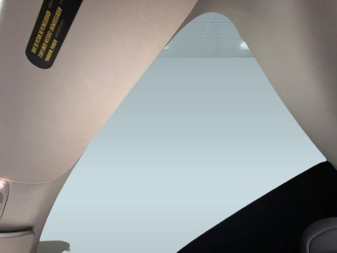 Used 2023 Tesla Model Y Long Range image 14