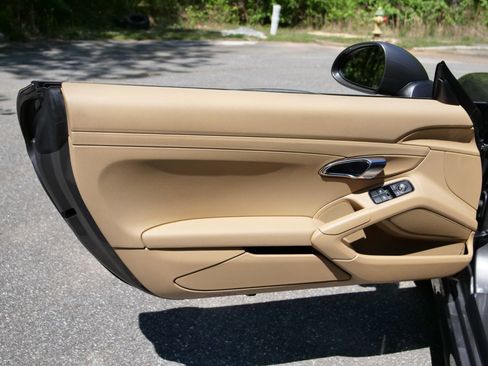 Used 2016 Porsche Boxster image 12