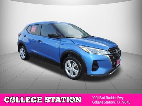 Used 2025 Nissan Kicks Play S FWD image 3