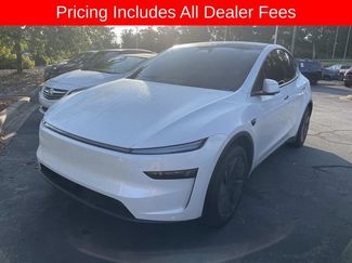 Used 2026 Tesla Model Y 2WD video 1
