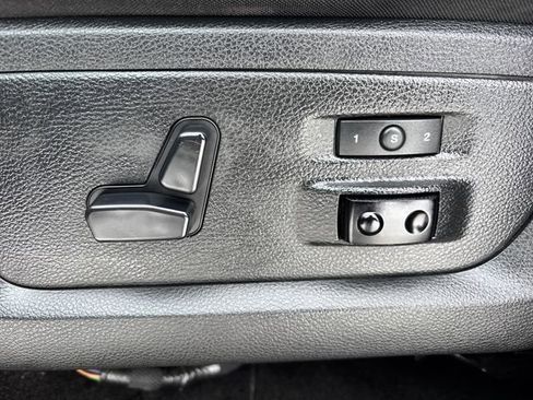 Used 2018 RAM 1500 Laramie w/ Convenience Group image 27