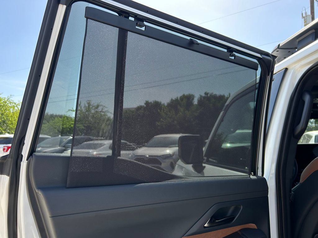 Used 2025 Lexus GX 550 AWD/4WD image 20