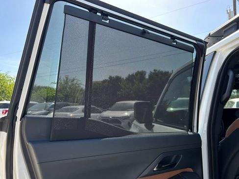 Used 2025 Lexus GX 550 AWD/4WD image 20