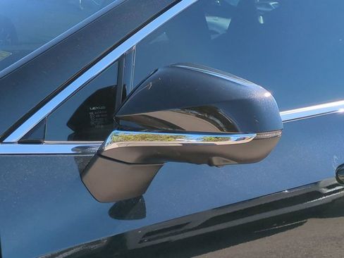 Used 2025 Lexus NX 300h AWD w/ Luxury Package image 12