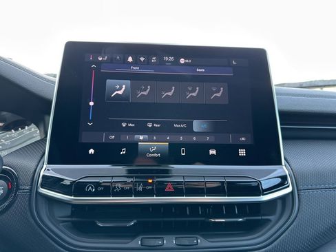 New 2026 Jeep Compass Latitude image 4