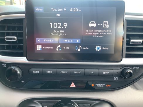 Used 2023 Hyundai Venue SEL w/ Cargo Package FWD image 19