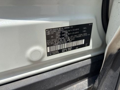 Used 2019 Toyota RAV4 Limited AWD/4WD image 22