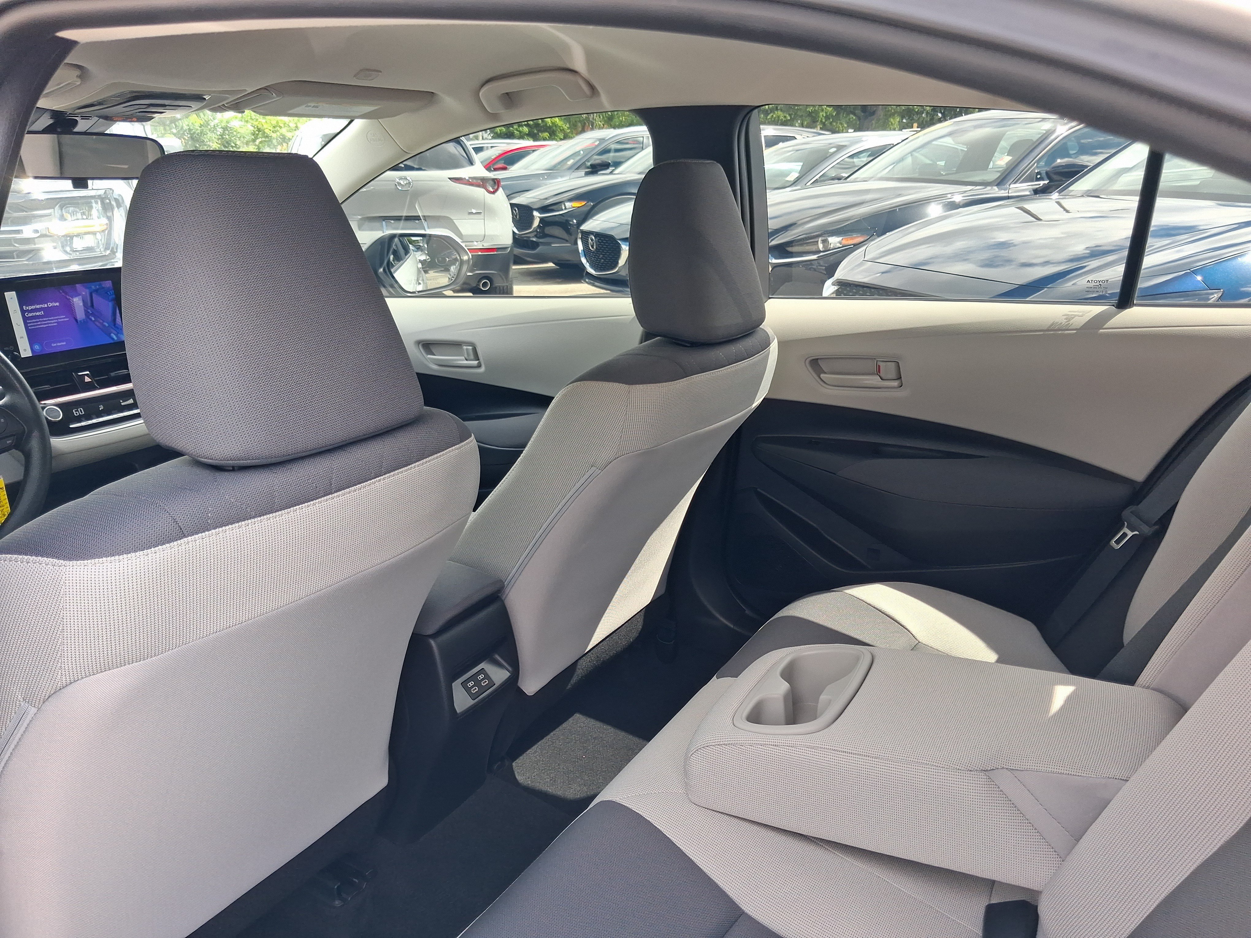 Used 2025 Toyota Corolla LE FWD image 5