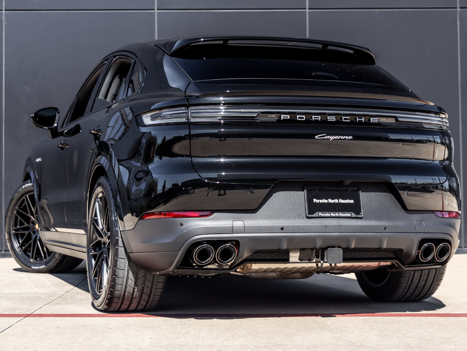 Certified 2026 Porsche Cayenne E-Hybrid Coupe AWD/4WD image 3
