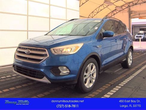 Used 2017 Ford Escape SE w/ Equipment Group 201A FWD image 1
