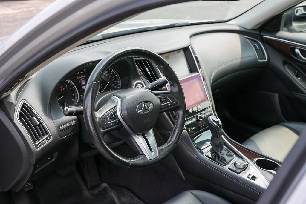 Used 2018 INFINITI Q50 Luxe w/ Essential Package (3.0T Luxe) AWD/4WD image 41