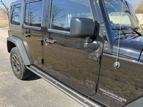 Used 2015 Jeep Wrangler Unlimited Rubicon image 11