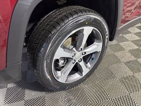 Used 2023 Jeep Grand Cherokee Limited AWD/4WD image 7