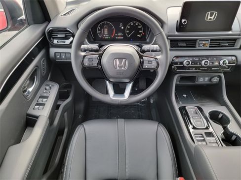 New 2025 Honda Pilot Touring image 22
