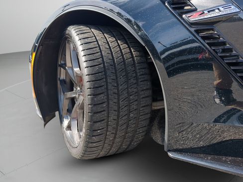 Used 2017 Chevrolet Corvette Z06 w/ Chrome Badge Package image 60