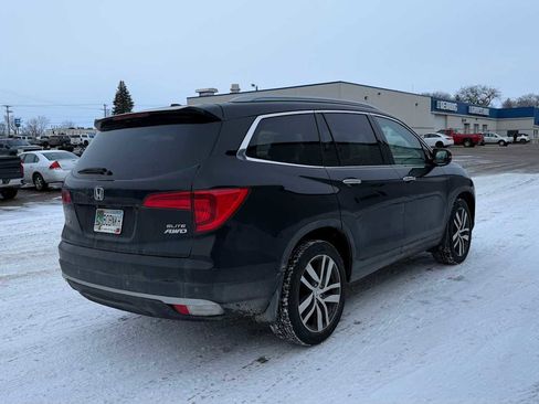 Used 2017 Honda Pilot Elite image 3