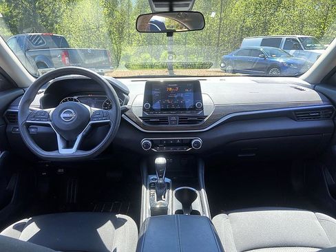 Certified 2023 Nissan Altima 2.5 SV FWD image 16