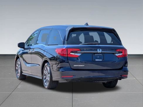 Certified 2023 Honda Odyssey EX-L image 3