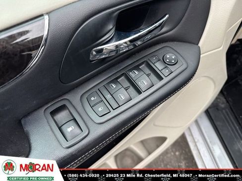 Used 2013 Chrysler Town & Country Touring image 10