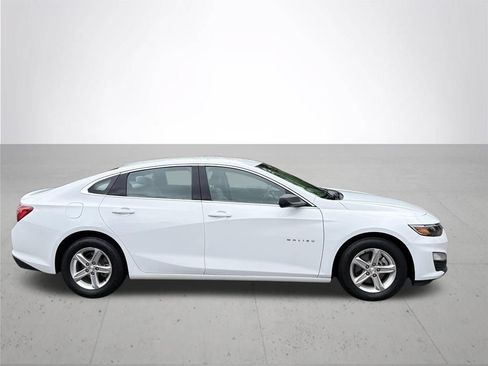 Used 2020 Chevrolet Malibu LS FWD image 2