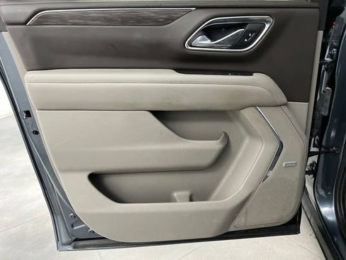 Used 2021 Chevrolet Suburban Z71 w/ Z71 Off-Road Package image 16