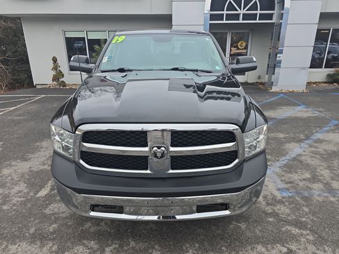 Used 2019 RAM 1500 Classic SLT image 9