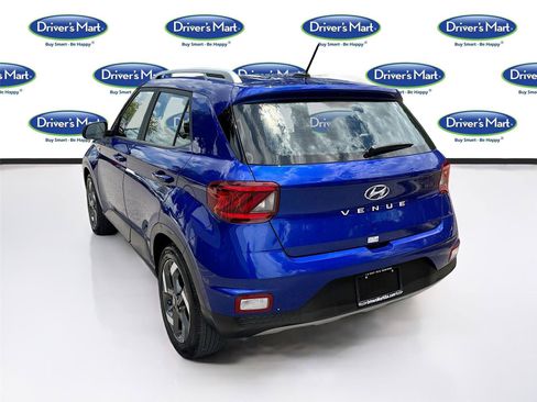 Used 2025 Hyundai Venue SEL FWD image 5