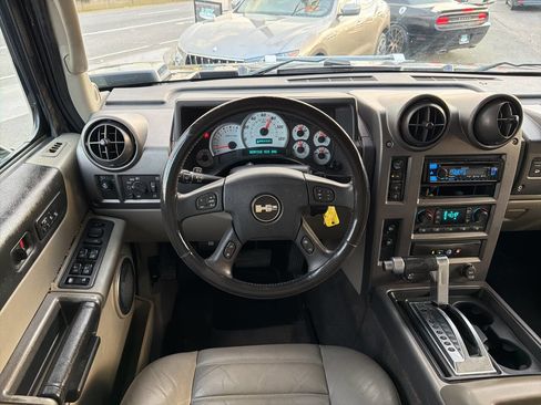 Used 2004 HUMMER H2 w/ Preferred Equipment Group image 20